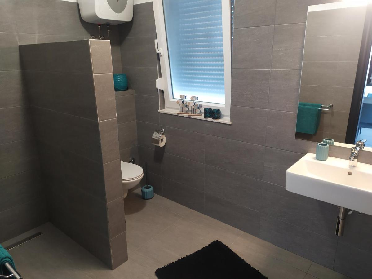 Tiamar Apartment สลาทิเน ภายนอก รูปภาพ
