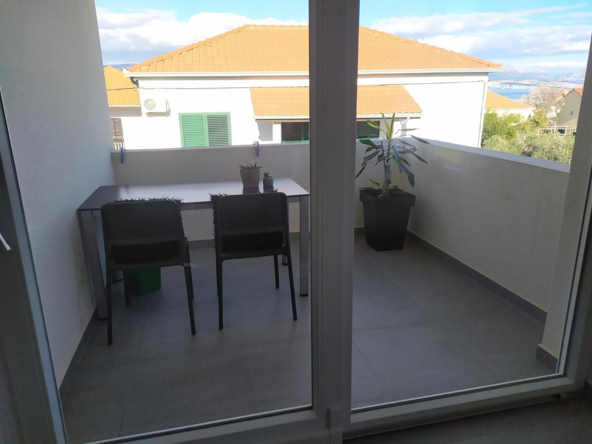 Tiamar Apartment สลาทิเน ภายนอก รูปภาพ