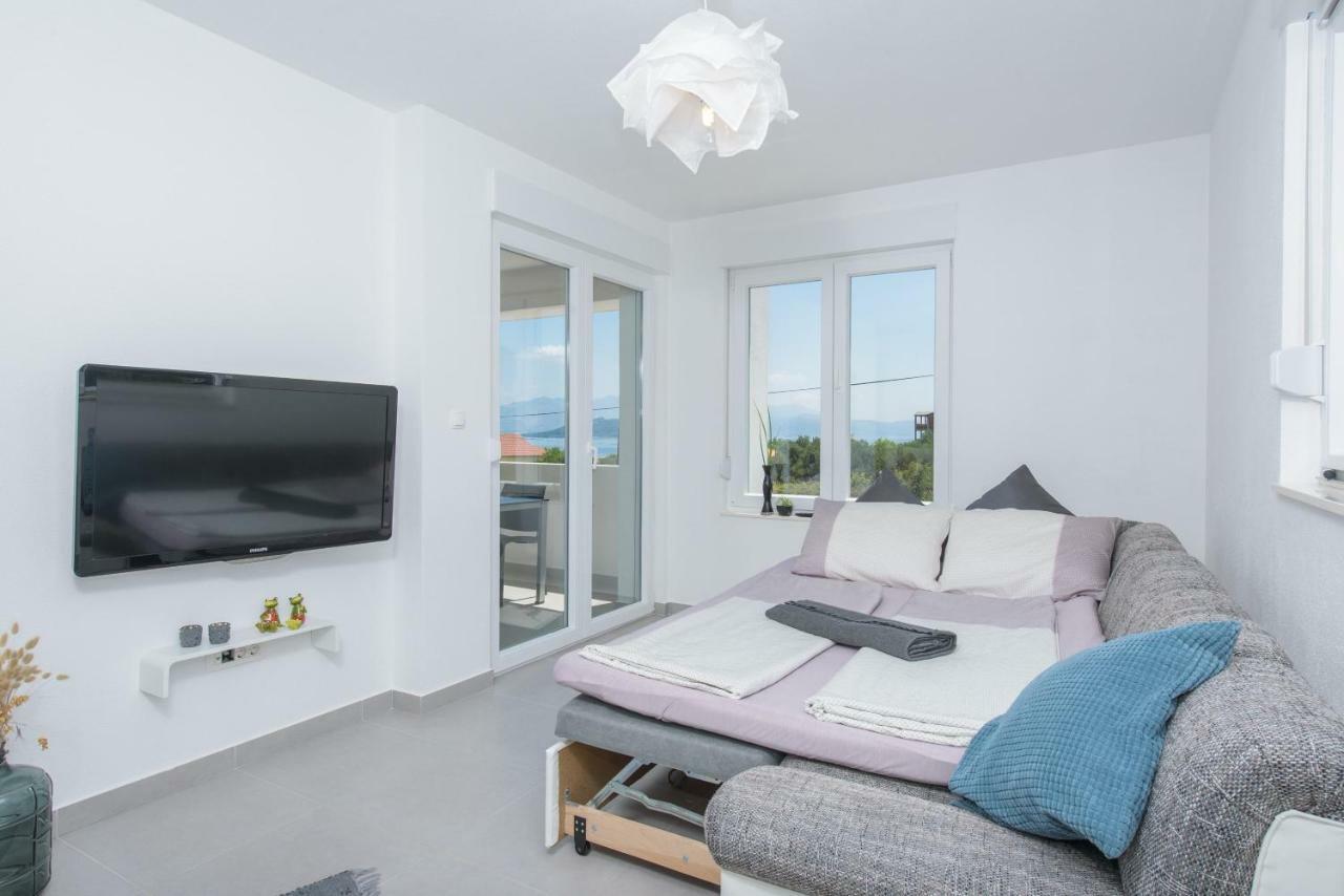 Tiamar Apartment สลาทิเน ภายนอก รูปภาพ