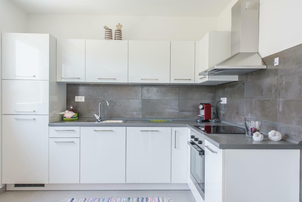 Tiamar Apartment สลาทิเน ภายนอก รูปภาพ
