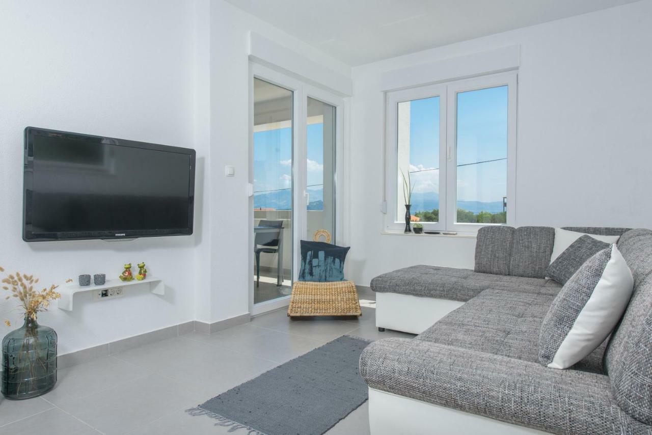 Tiamar Apartment สลาทิเน ภายนอก รูปภาพ